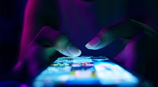 Growing Up Digital: How Technology is Changing the Teenage Experience